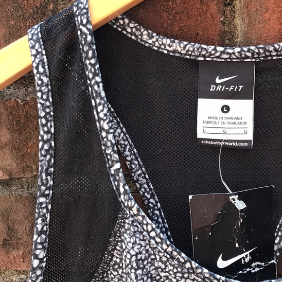 Nike top - Picture 4 of 4